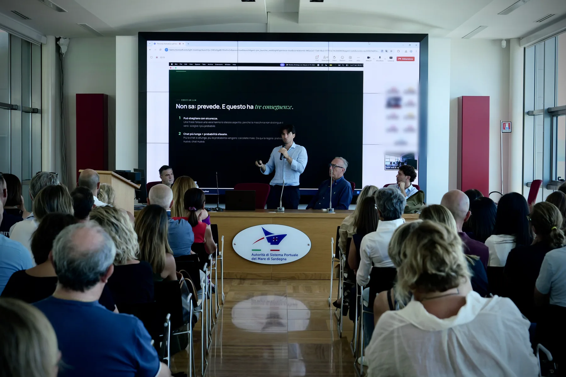 Plenaria all'Autorità di Sistema Portuale del Mare di Sardegna, vista dal fondo della sala